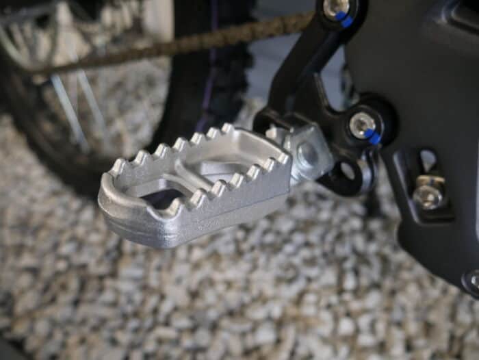 SUR-RON FOOTPEG SET ORIGINAL LINKS RECHTS