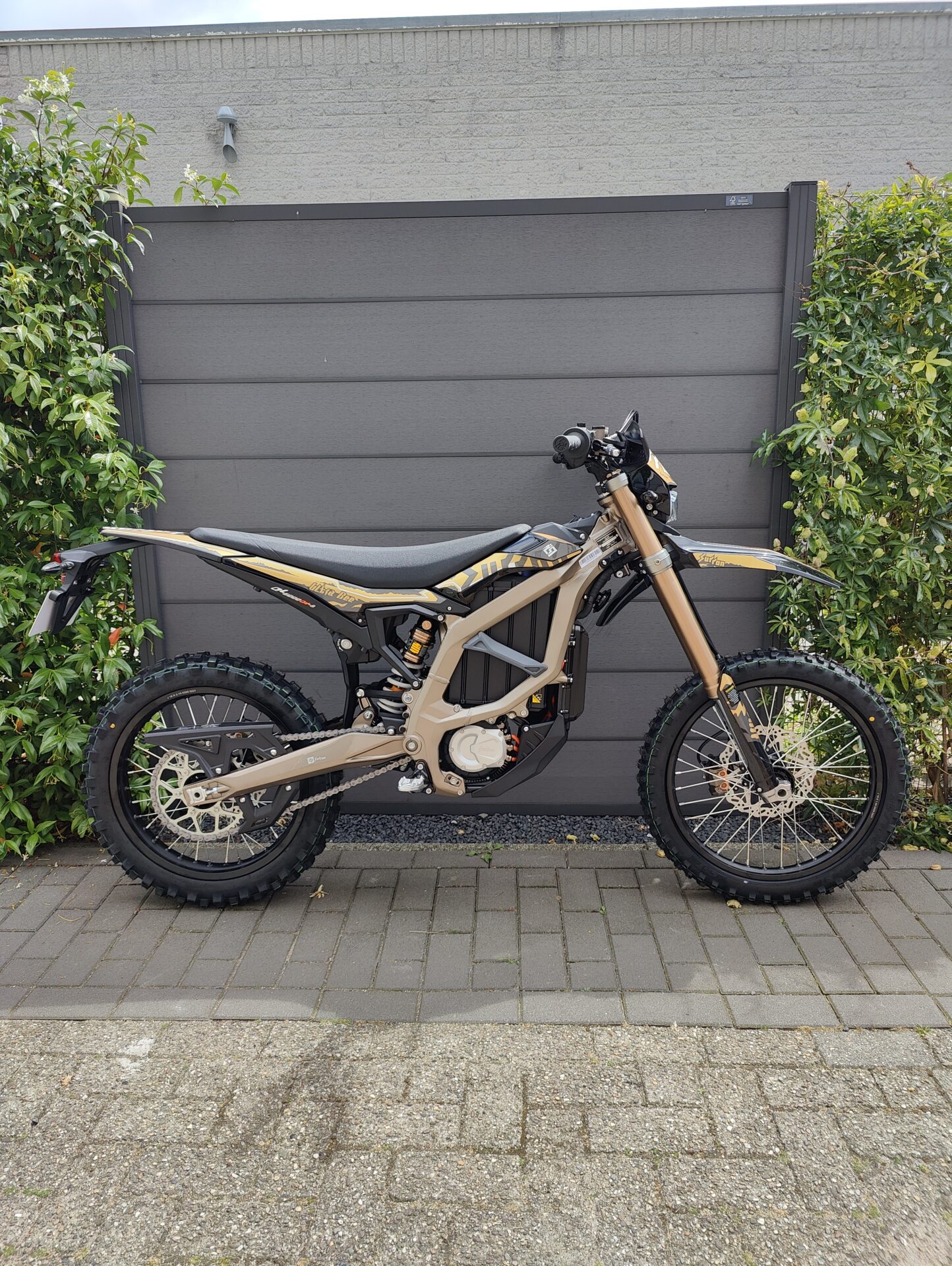 SUR-RON ULTRA BEE HP '25 - Afbeelding 2