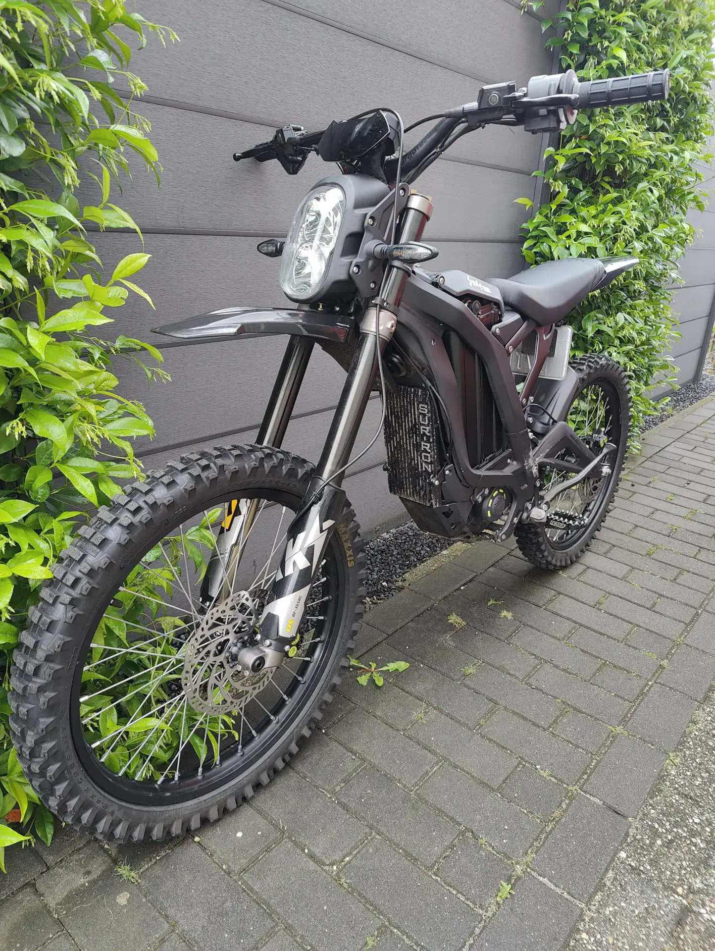 SUR-RON Light Bee X 2022 – Slechts 3.289 km!